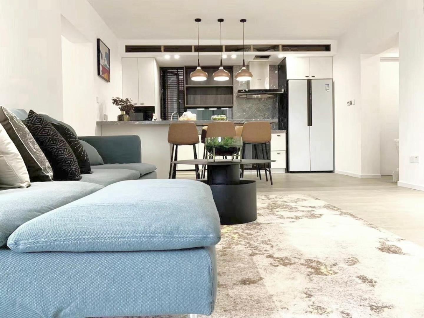 Eastern Hub - Jingan Temple Branch Yige French Window, Three Bedrooms, Double Balcony, Near Hang Lung Plaza People's Square * Shanghai