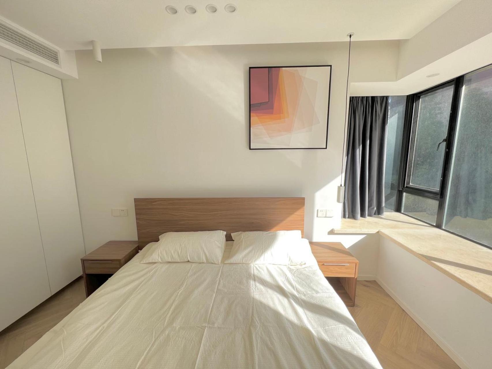 Eastern Hub - Jingan Temple Branch Yige French Window, Three Bedrooms, Double Balcony, Near Hang Lung Plaza People's Square