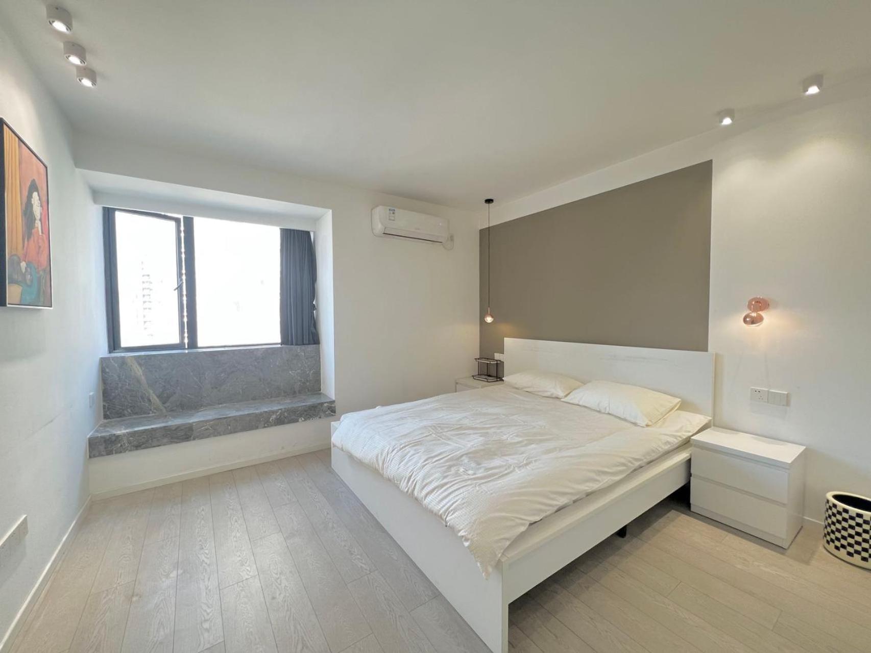Eastern Hub - Jingan Temple Branch Yige French Window, Three Bedrooms, Double Balcony, Near Hang Lung Plaza People's Square Appartamento *