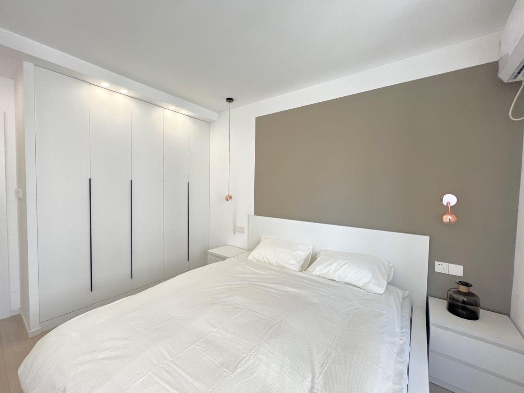 Eastern Hub - Jingan Temple Branch Yige French Window, Three Bedrooms, Double Balcony, Near Hang Lung Plaza People's Square Appartamento